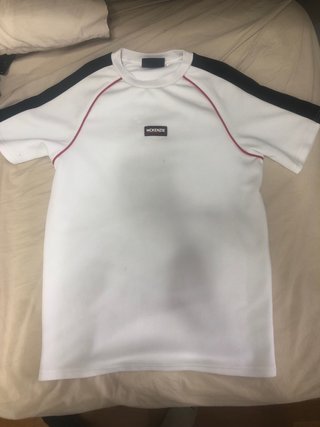 Camisetas McKenzie Negra y Blanca Tallas S y XS