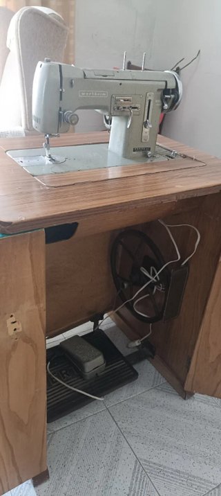 Máquina de coser Wertheim