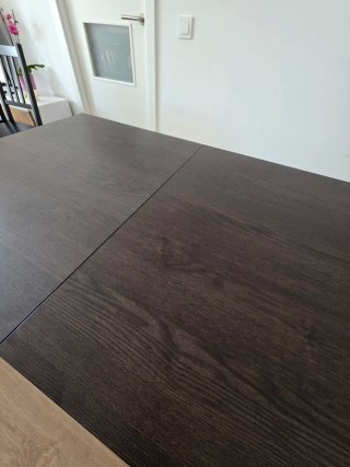 Mesa de comedor moderna