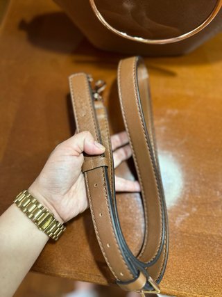 Bolso Guess Mini Marrón Asa Dorada Original