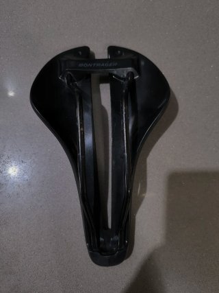 Sillín Bontrager 142x240mm Negro