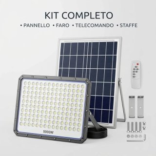 Faro LED Solare 5000W IP66 320 Led Con Telecomando