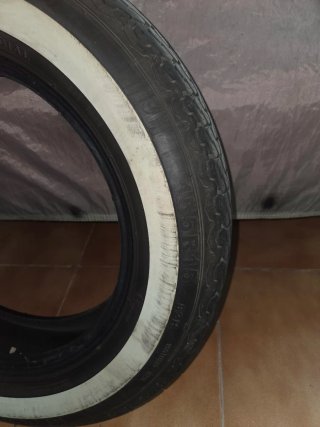 Neumáticos banda blanca