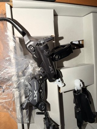 Kit Frenos Shimano XT M8200/M8220 4 Pistones