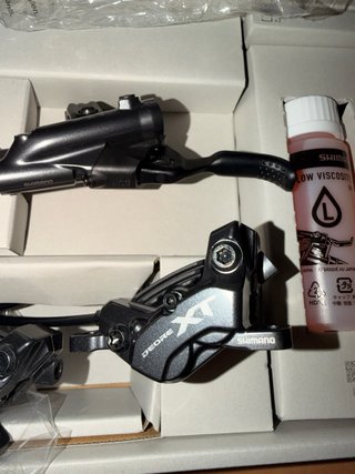Kit Frenos Shimano XT M8200/M8220 4 Pistones