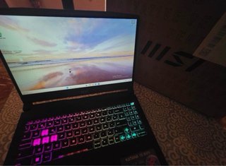 MSI Katana 15 i7 RTX 4070 - Muy cuidado + extras