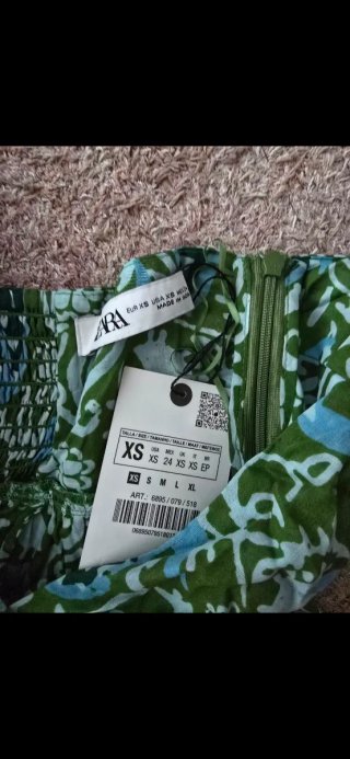 Vestido Zara verde y azul. Nuevo