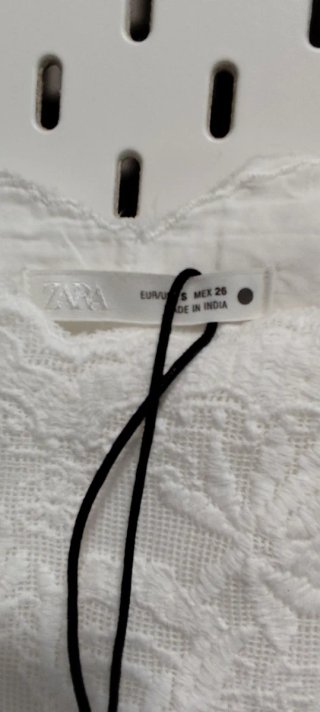 Vestido Zara tirantes encaje blanco