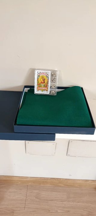 Carte e feltri per il gioco del mus