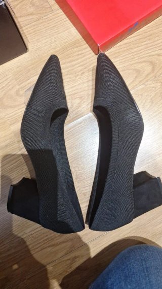 Zapatos de tacón negros para mujer