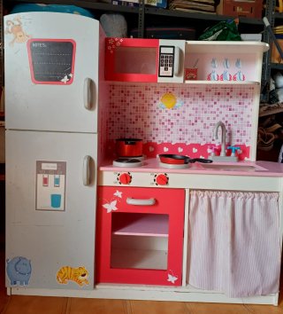 Cocina infantil de madera