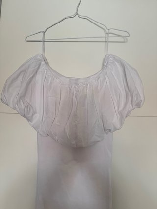 Vestido blanco con volantes