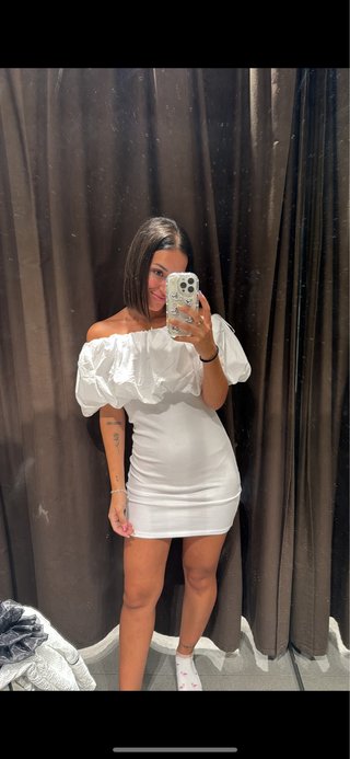 Vestido blanco con volantes