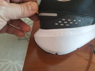 Zapatillas Kalenji Negras y Blancas