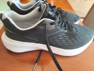 Zapatillas Kalenji Negras y Blancas