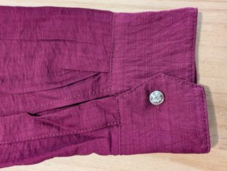 Camisa granate estilo safari – nueva con etiqueta