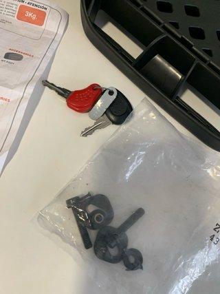Baúl Kappa K33 Scooter Negro/Rojo