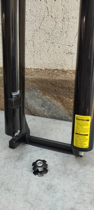 FORCELLA SR SUNTOUR XCM 100 mm 27,5 POLLICI NERA