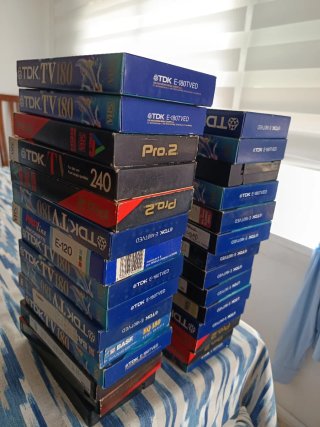 Lote de cintas VHS TDK y Sony