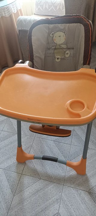 Trona bebé Jane con bandeja naranja