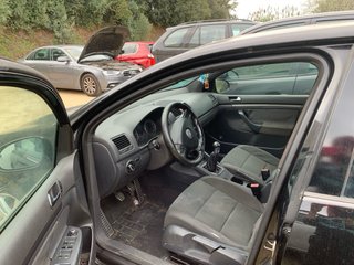 Volkswagen 5  2004