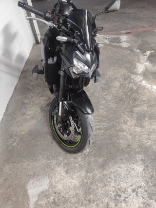 Kawasaki Z900 educación full