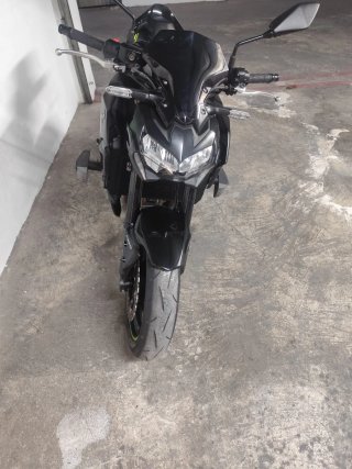 Kawasaki Z900 educación full