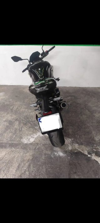 Kawasaki Z900 educación full