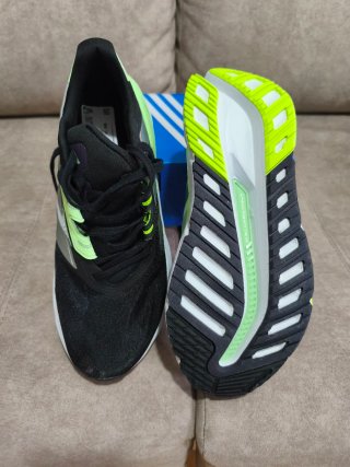 Zapatillas Adidas modelo ADISTAR CS Negras y Verde