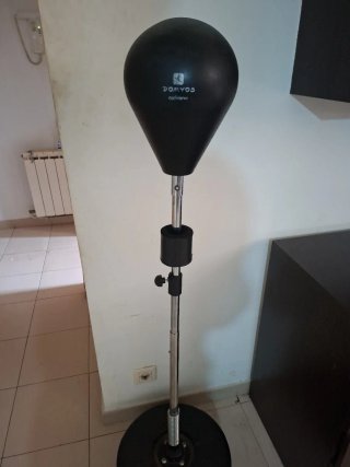 Punching ball boxeo DOMYOS Altura regulable.