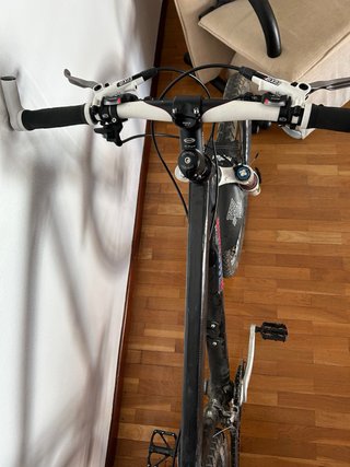 Bicicleta Montagna Rock Shox