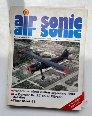 Lote mixto de revistas y fascículos de aviación