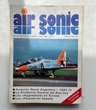 Lote mixto de revistas y fascículos de aviación