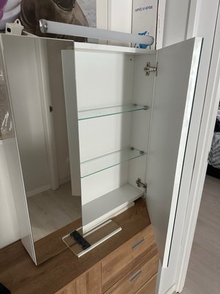 Mobile bagno in legno e vetro