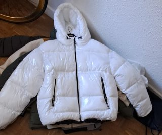 Chaqueta plumífero blanca brillante