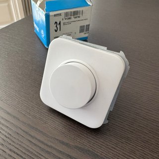 Simon 31 Mec+Tapa Interruptor Regulador