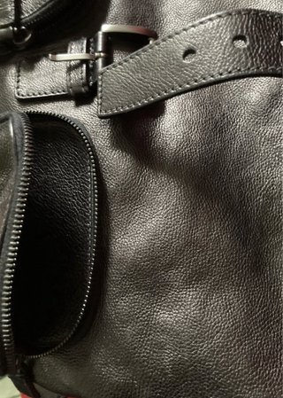 Prada zaino in pelle, nuovo, scuro con tasche