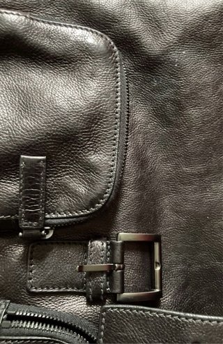 Prada zaino in pelle, nuovo, scuro con tasche