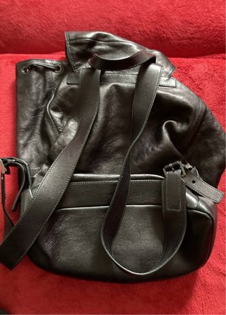 Prada zaino in pelle, nuovo, scuro con tasche
