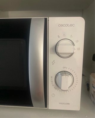 Frigorífico OK + Microondas Cecotec