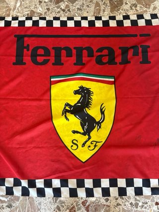 Bandiera Ferrari anni ’80 - Autografata