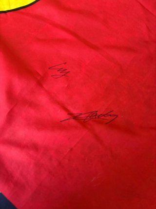 Bandiera Ferrari anni ’80 - Autografata