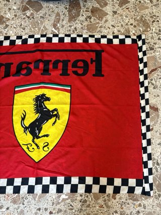 Bandiera Ferrari anni ’80 - Autografata