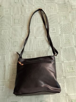 Lote 2 Bolsos Bandoleras Negro y Dorado