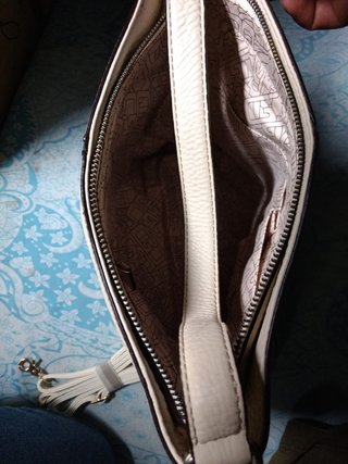 Bolso Guess Crema Piel Texturizada