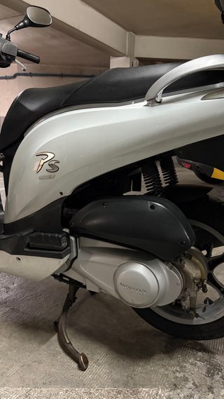 Moto Honda PS 125 con solo 34000 km