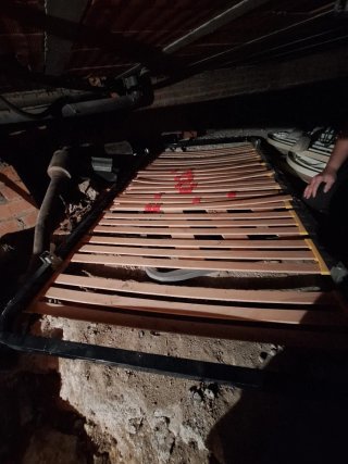Somier de cama metálico y madera
