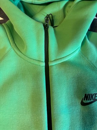 Chaqueta Nike Tech Verde Neón