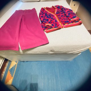 Conjunto pantalón y chaqueta rosa/morado