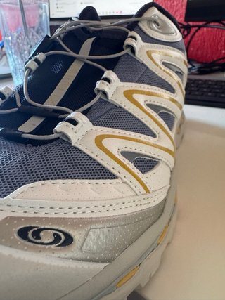 Salomon Talla 42 Gris y Dorado